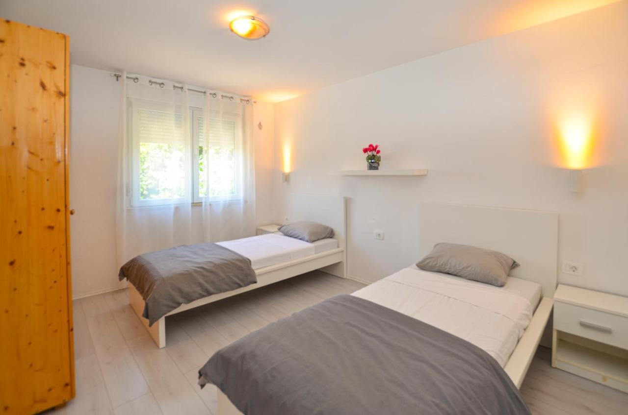 Iris Apartment